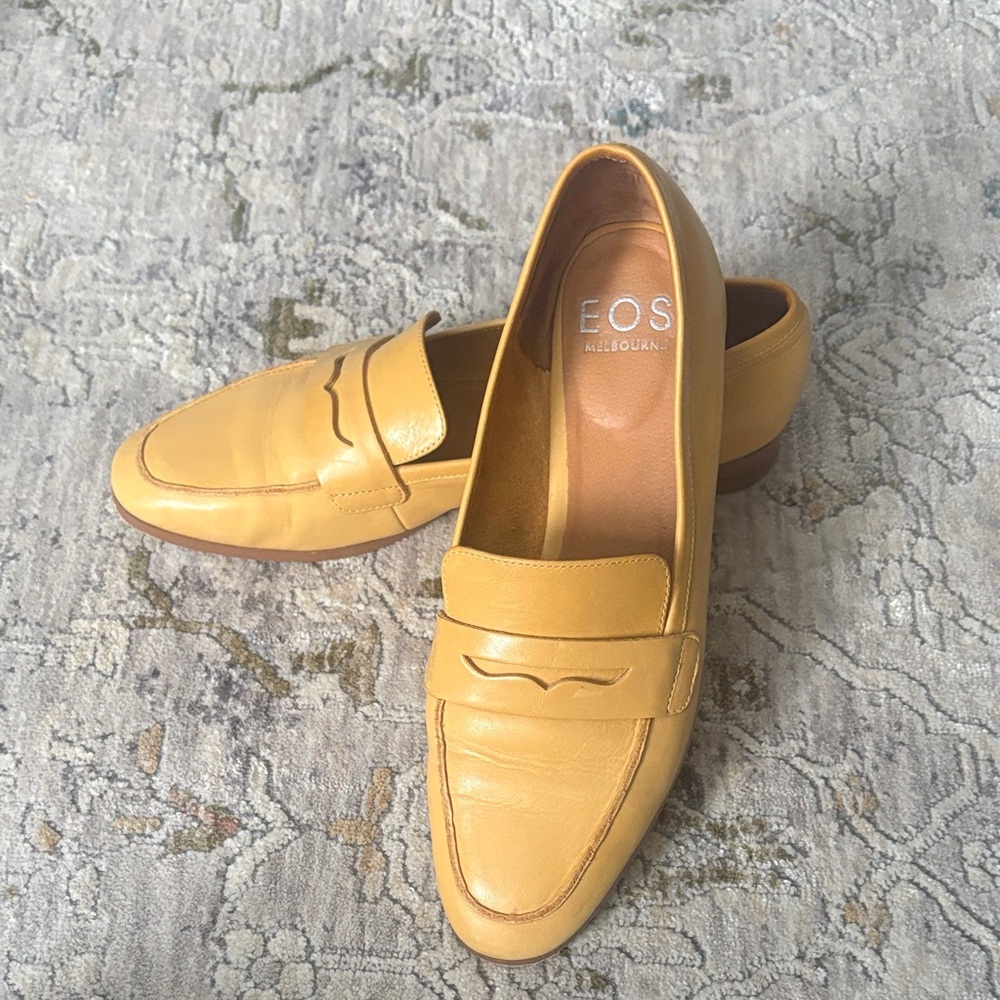 EOS Caccuri Leather Loafers